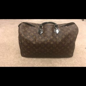Authentic Louis Vuitton speedy 40!